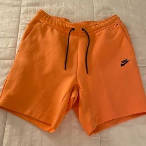Men’s Nike short size medium
